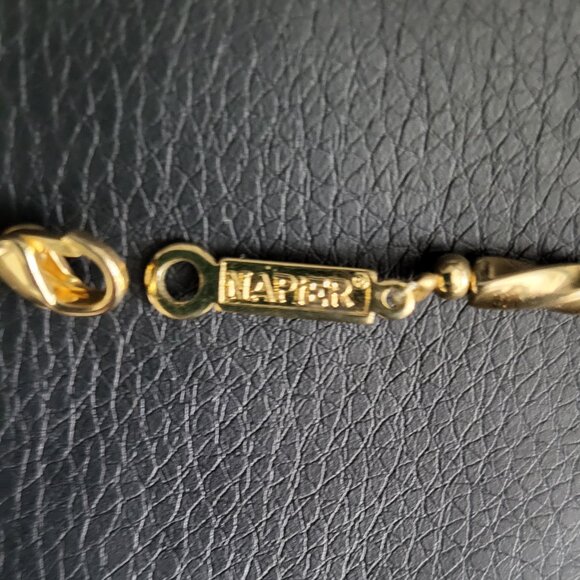 VINTAGE  STAMPED NAPIER ( R ) NECKLACE - Picture 5 of 10